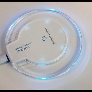 Wireless phone charger for iPhone and Samsung